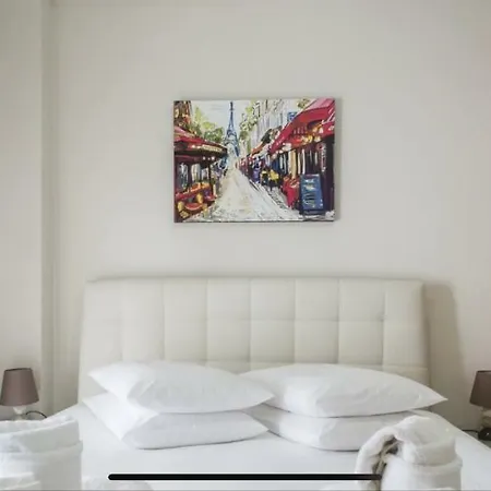 Medluxe Easy Acropolis Apartment! شقة